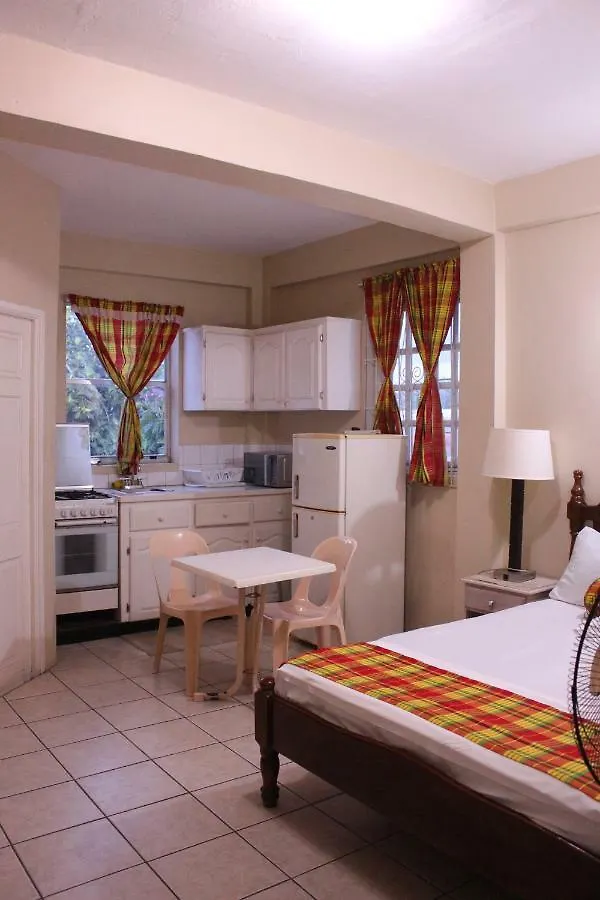 Castro'S Guest Apartments Gros Islet