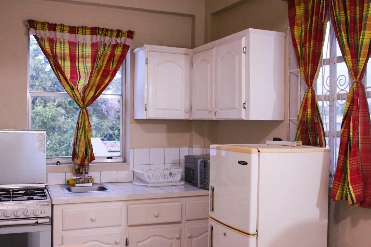 Castro'S Guest Apartments Gros Islet