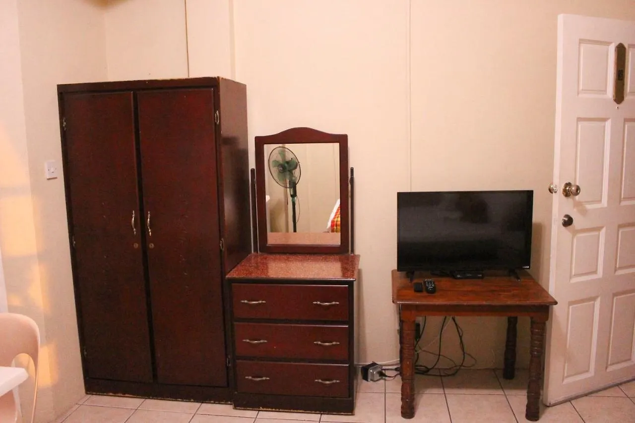 Castro'S Guest Apartments Gros Islet